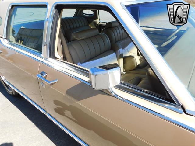 Photo of 1978 Beige Lincoln Town Car