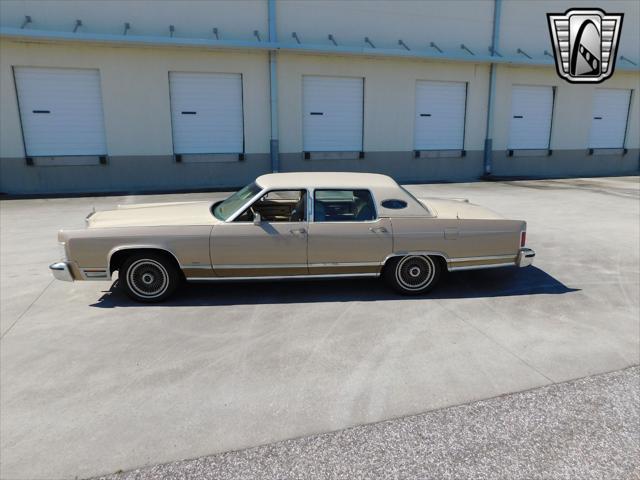 Photo of 1978 Beige Lincoln Town Car