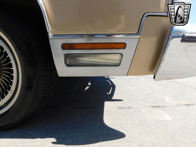 Photo of 1978 Beige Lincoln Town Car
