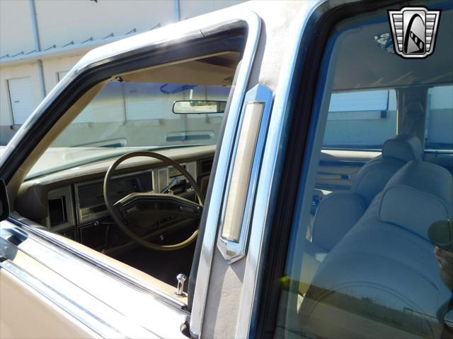Photo of 1978 Beige Lincoln Town Car