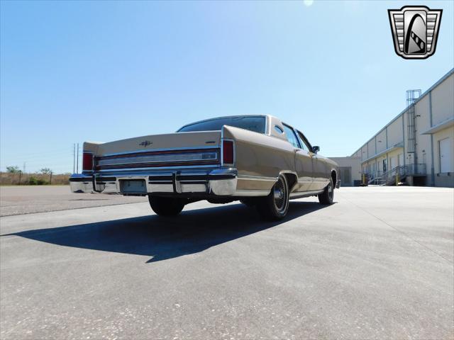 Photo of 1978 Beige Lincoln Town Car