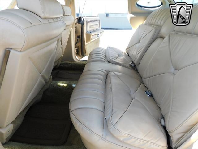Photo of 1978 Beige Lincoln Town Car