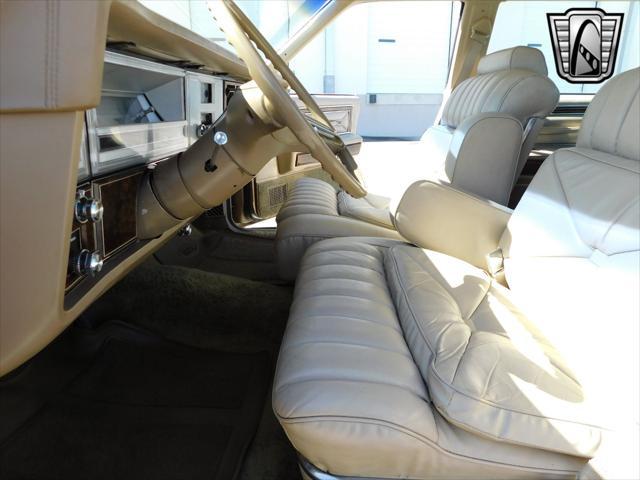 Photo of 1978 Beige Lincoln Town Car