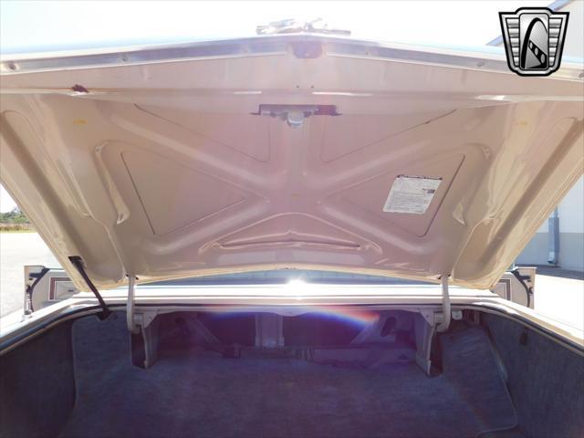 Photo of 1978 Beige Lincoln Town Car