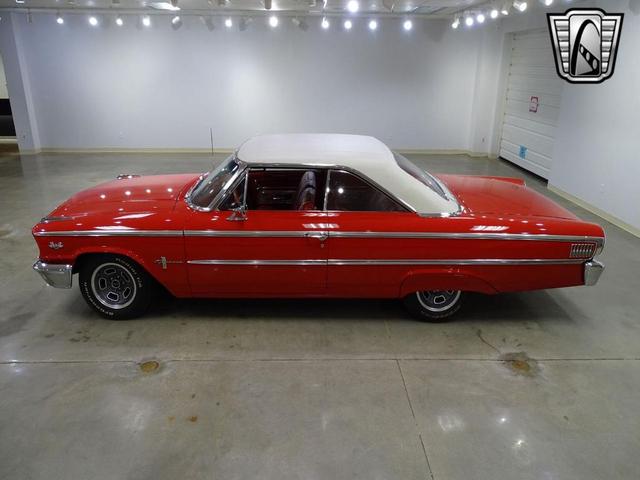 Photo of 1963 Red Ford Galaxie
