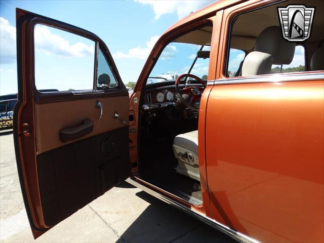 Photo of 1949 Amber Fire Plymouth Special DeLuxe
