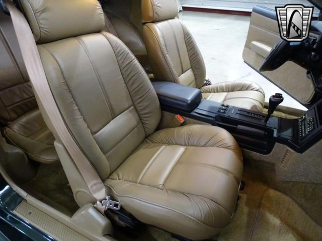 Photo of 1992 Green Chevrolet Camaro