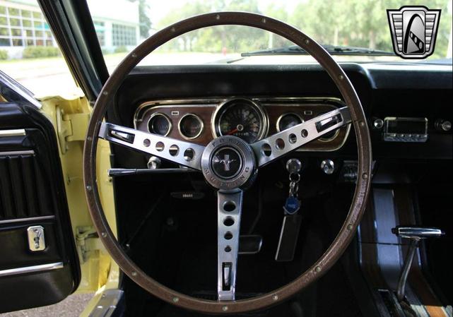 Photo of 1966 Yellow Ford Mustang
