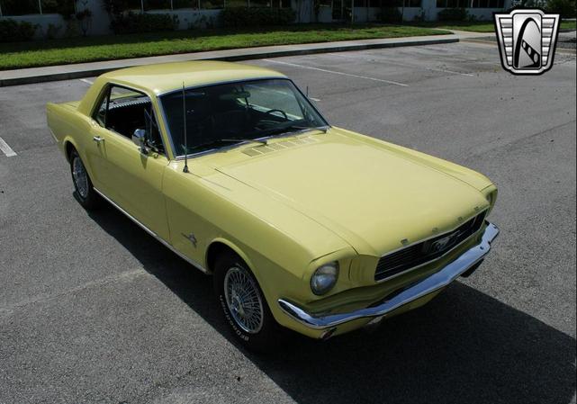 Photo of 1966 Yellow Ford Mustang
