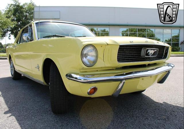 Photo of 1966 Yellow Ford Mustang