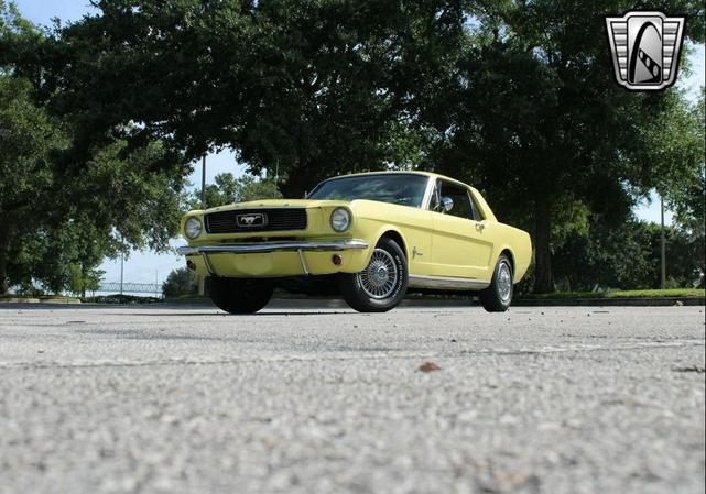 Photo of 1966 Yellow Ford Mustang