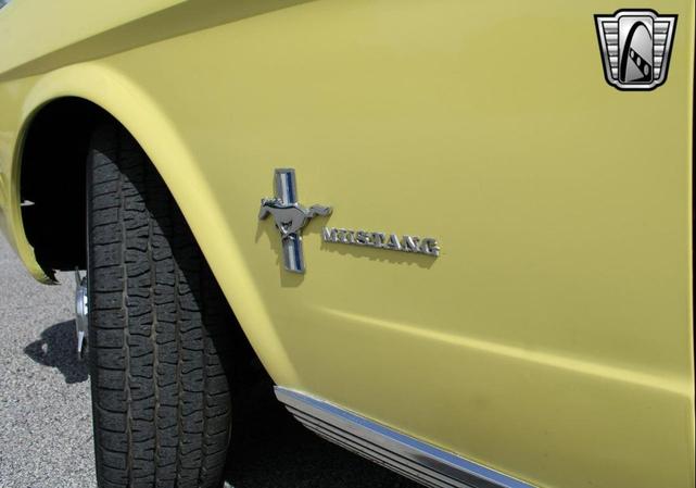 Photo of 1966 Yellow Ford Mustang