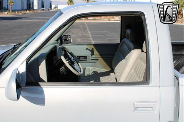 Photo of 1992 Gray Chevrolet 1500