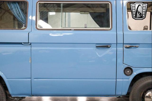 Photo of 1982 Blue Volkswagen Vanagon