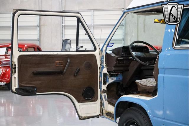 Photo of 1982 Blue Volkswagen Vanagon