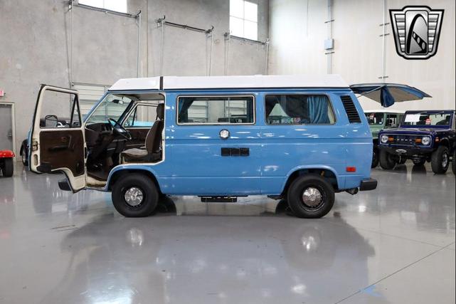Photo of 1982 Blue Volkswagen Vanagon