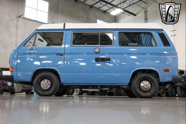 Photo of 1982 Blue Volkswagen Vanagon