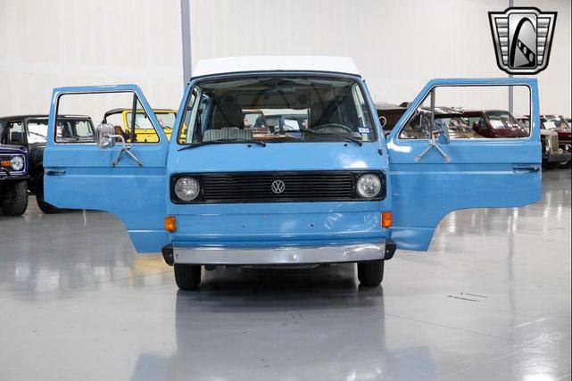 Photo of 1982 Blue Volkswagen Vanagon