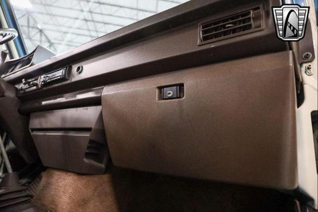 Photo of 1982 Blue Volkswagen Vanagon