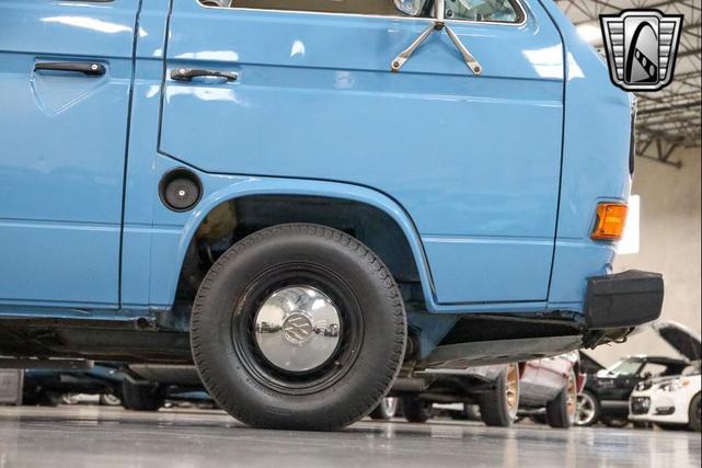 Photo of 1982 Blue Volkswagen Vanagon