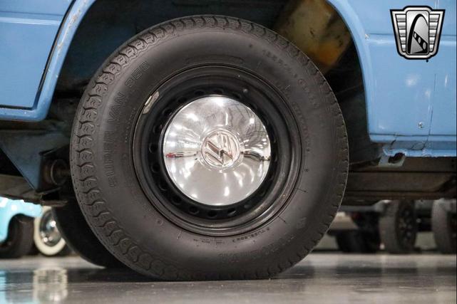 Photo of 1982 Blue Volkswagen Vanagon