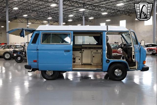 Photo of 1982 Blue Volkswagen Vanagon