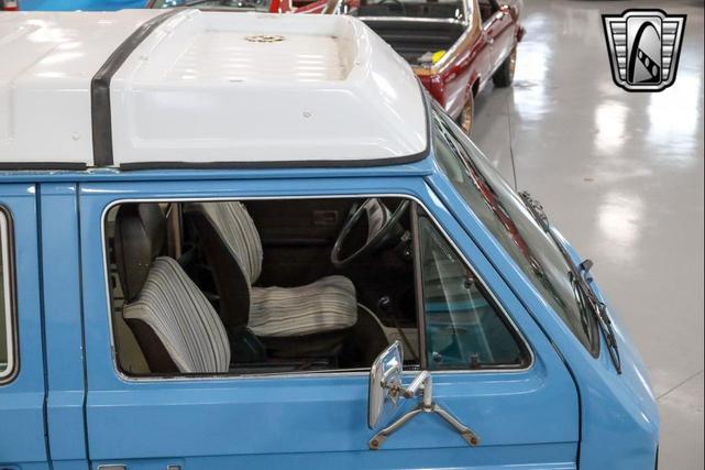 Photo of 1982 Blue Volkswagen Vanagon