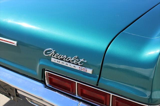 Photo of 1966 Green Chevrolet Impala