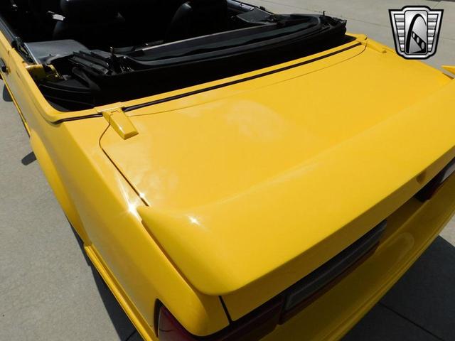 Photo of 1993 Yellow Ford Mustang