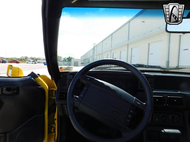 Photo of 1993 Yellow Ford Mustang