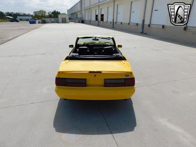 Photo of 1993 Yellow Ford Mustang