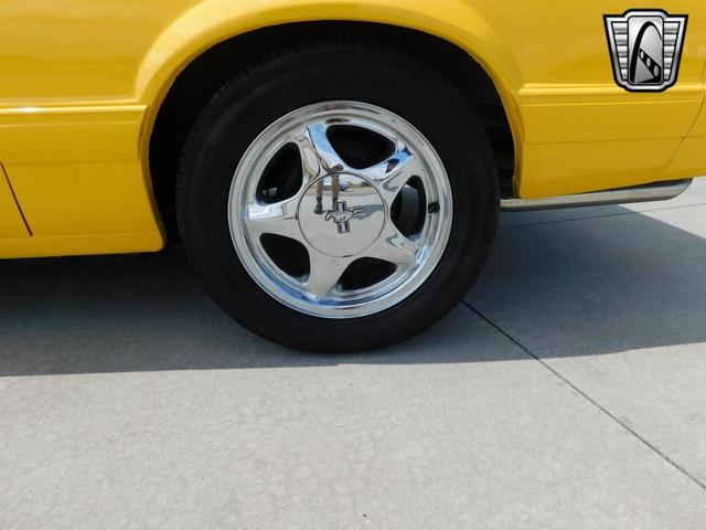 Photo of 1993 Yellow Ford Mustang
