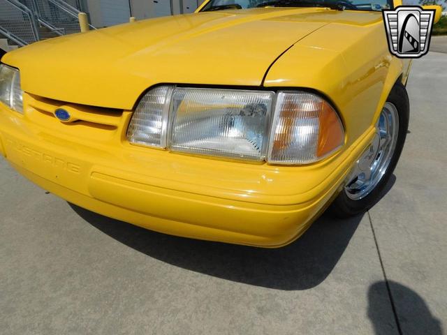 Photo of 1993 Yellow Ford Mustang