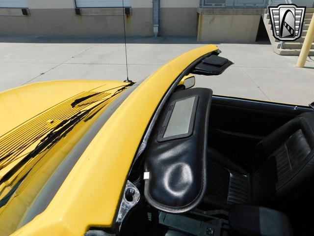 Photo of 1993 Yellow Ford Mustang