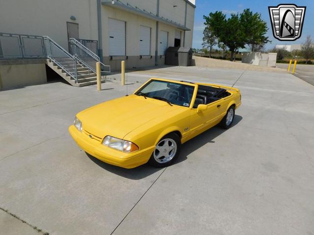 Photo of 1993 Yellow Ford Mustang