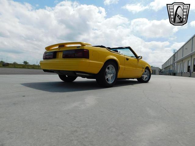 Photo of 1993 Yellow Ford Mustang