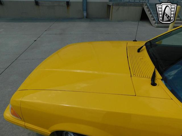 Photo of 1993 Yellow Ford Mustang