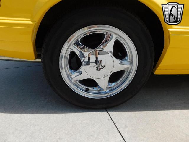 Photo of 1993 Yellow Ford Mustang