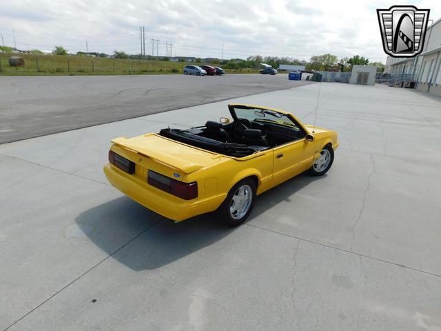 Photo of 1993 Yellow Ford Mustang