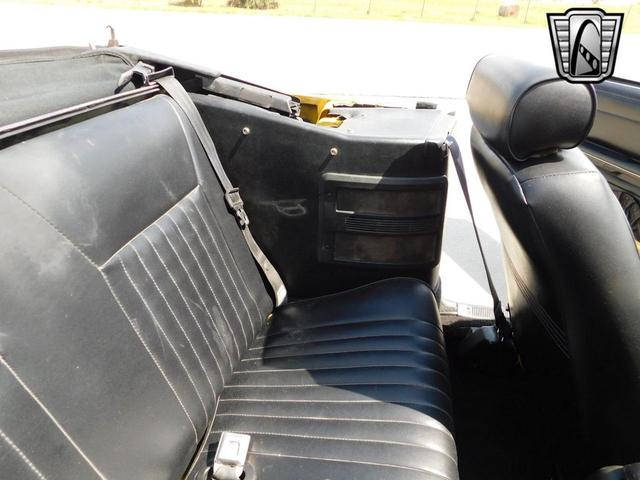 Photo of 1993 Yellow Ford Mustang
