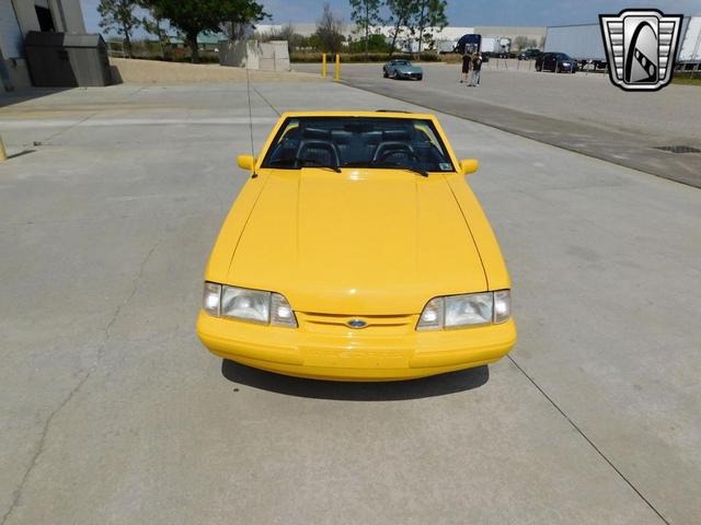 Photo of 1993 Yellow Ford Mustang