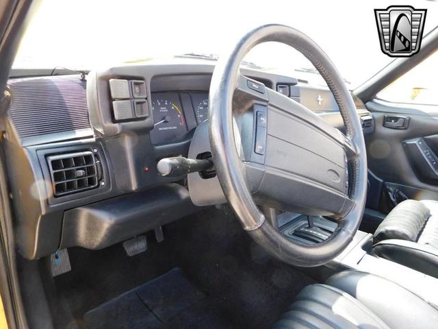 Photo of 1993 Yellow Ford Mustang
