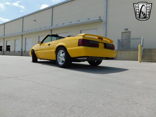 Photo of 1993 Yellow Ford Mustang