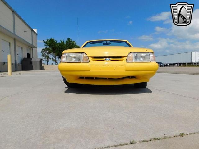 Photo of 1993 Yellow Ford Mustang