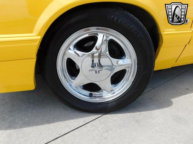Photo of 1993 Yellow Ford Mustang