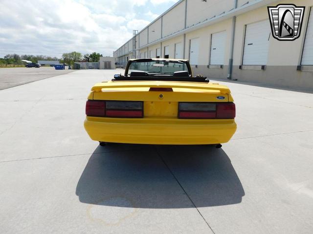 Photo of 1993 Yellow Ford Mustang