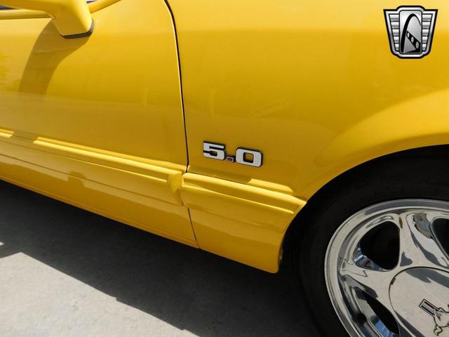 Photo of 1993 Yellow Ford Mustang
