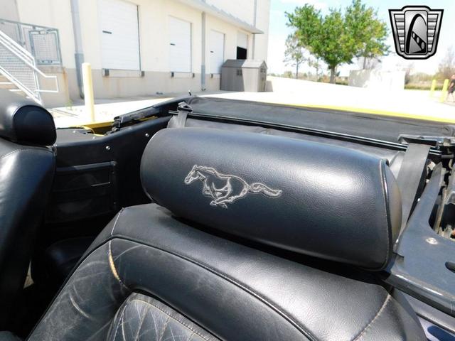 Photo of 1993 Yellow Ford Mustang