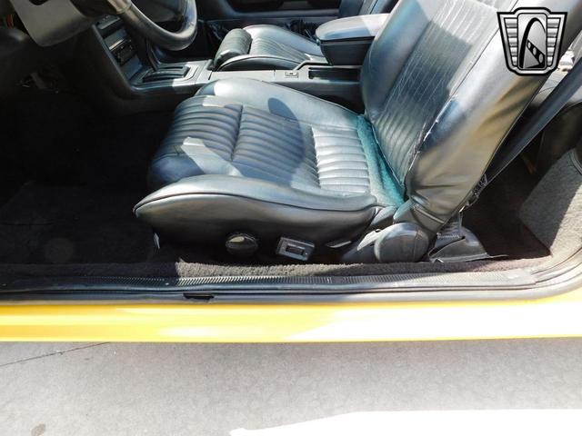 Photo of 1993 Yellow Ford Mustang