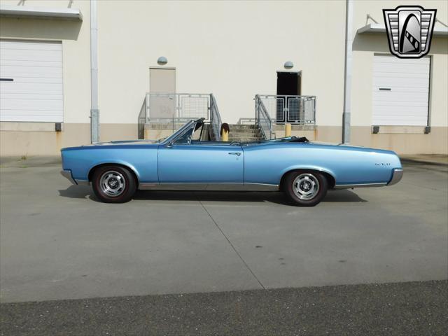 Photo of 1967 Blue Pontiac GTO